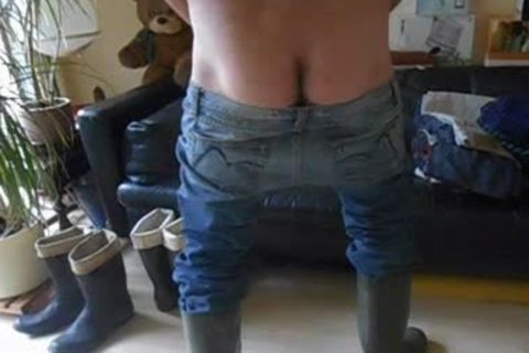 Nlboots - On The Sofa I