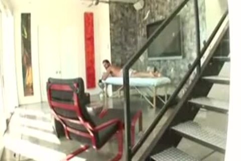 Tyl3r S4!nt And D0dg3r W0lf