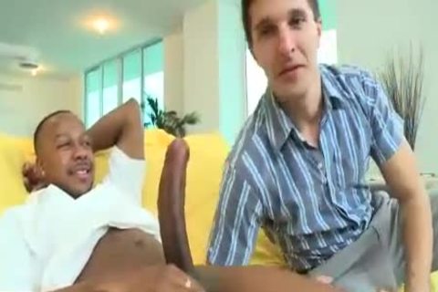 Izzy White twink Goes For black 10-Pounder