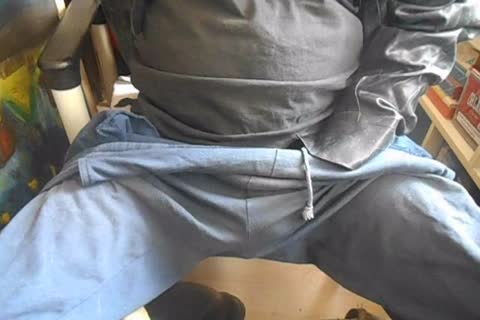 Nlboots - Rubber Boots Jogging Trousers Doing Several Things At The Same Time