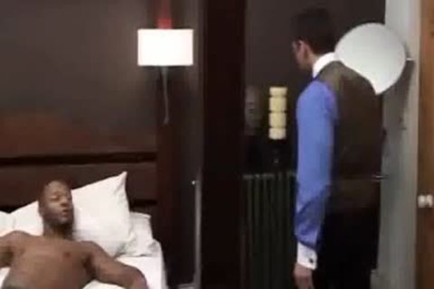 Steve Hunt hammers Eddie Diaz