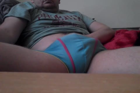 Just wanking On My Sofa And Shooting My Load And Plaing With My weenie.