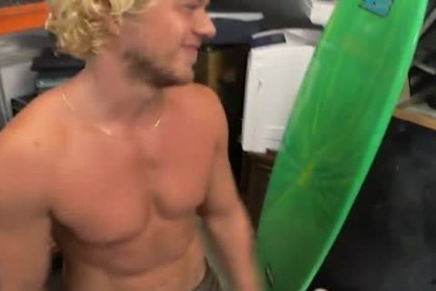 Russia stud Needs To Renew His Visa