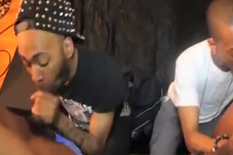 4 NegÃµes Se Fodendo