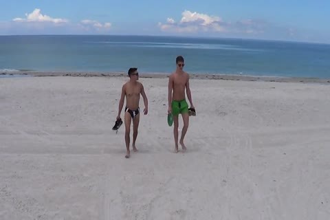 Beach Boys Bi Porn - Free Beach Gay Male Videos at Boy 18 Tube