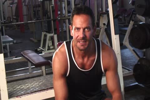 Tanned chap Nails naughty man's anal In The Gym