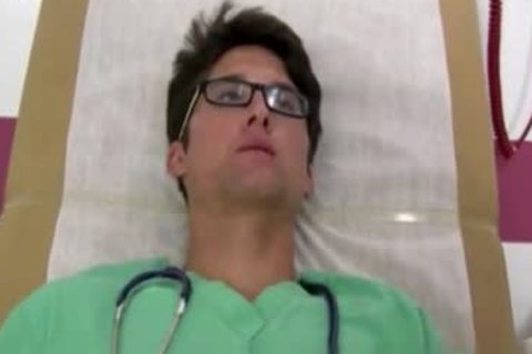 Doctor Masturbates boyz knob homo Getting In Ubercute And deep Inwards