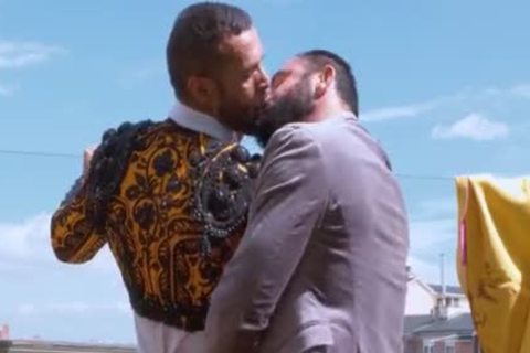 1609 Bullfighter 4032 480