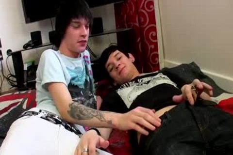 Inked Emo twink Lewis Romeo plows His attractive ally Kyle