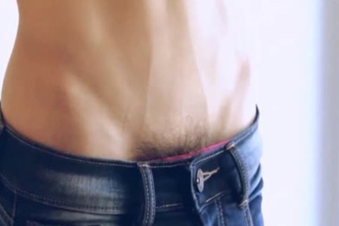 NGƯỜI MÃU ĐẸP TRAI NỨNG CẶC