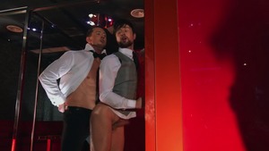 Is It Frosted Glass Or Is The Sex Just Steamy: raw - Pierce Paris and Drew Dixon American Hump