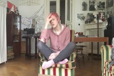 SISSY IS ALWAYS HUNGRY FOR bare cock