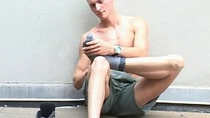 FootFriends.com: British London is a muscle gay