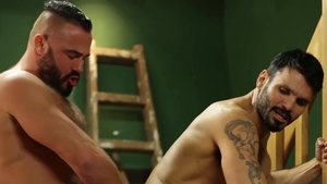 MEN.com - Latin Jean Franko flip-flop