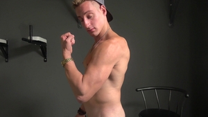 East Boys: Raw sex with muscle amateur