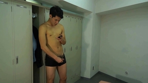 GayAsianNetwork: Leo tug job in office