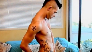 FetishMen: Muscle Turk Mason jacks off video