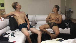 BarebackLatinoz: Young latino Dominic stroking in shower