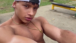 EastBoys: Athletic colombian first time cumshot