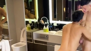 Kenvin (Nguyen Tien Quan) × Nainoi (nainoi9999) – bathroom Battle