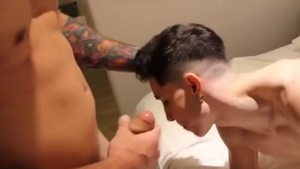 Latinos: 2 Argentinos Calientes