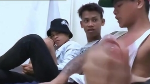 Construction Worker Sucked By A gay whilst friends Are Watching