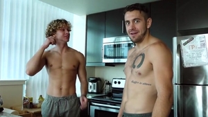 Muscle twink acquires hammered