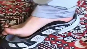FootFriends.com: Eastern cumshot