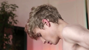 Blondes Deliver a Head-Giving Show