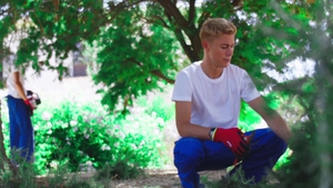 Sun-Kissed Twinks Get It On