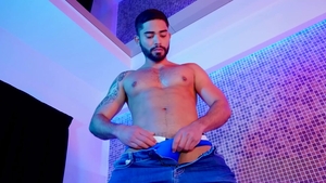 HotAFmen: Staying Wet for Hours with Guido