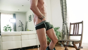 maskurbate: Beneath the Glitter: A Male Stripper's Story