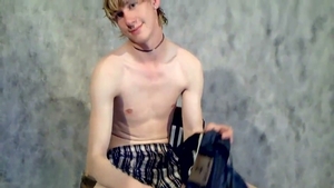 teensandtwinks: Blond Beauty's Self-Wank with Huge Dong